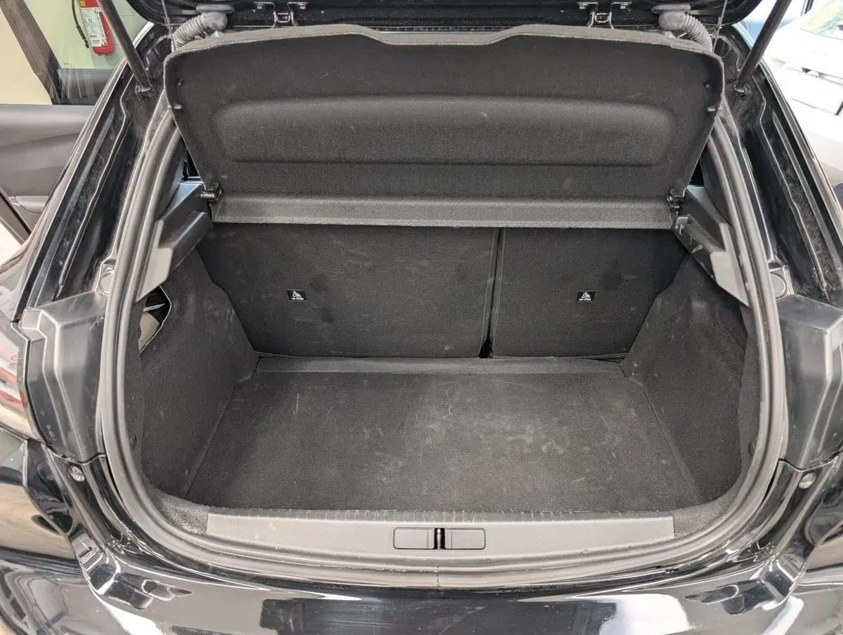 Peugeot 208 usata a Milano (10)