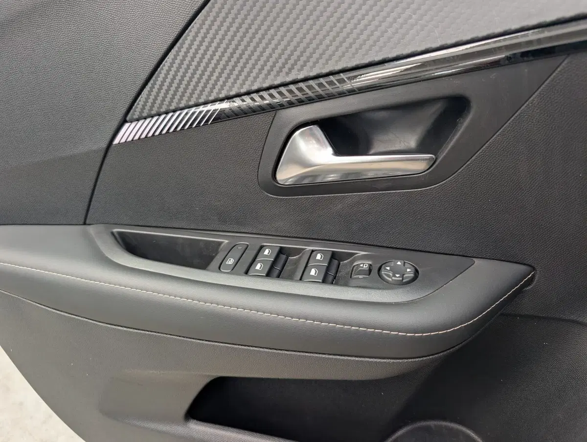 Peugeot 208 usata a Milano (15)