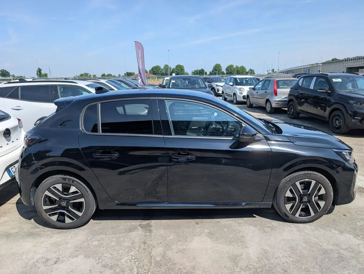 Peugeot 208 usata a Milano (6)
