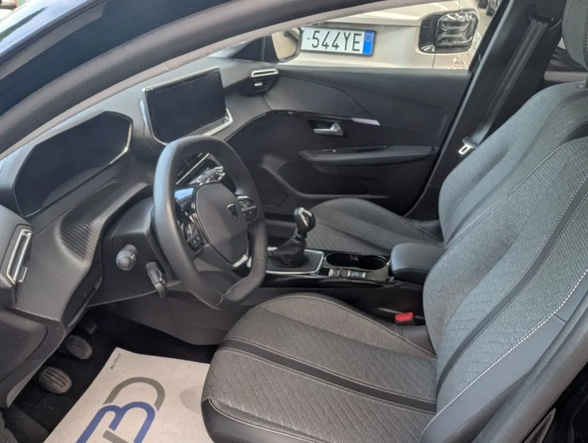 Peugeot 208 usata a Milano (8)