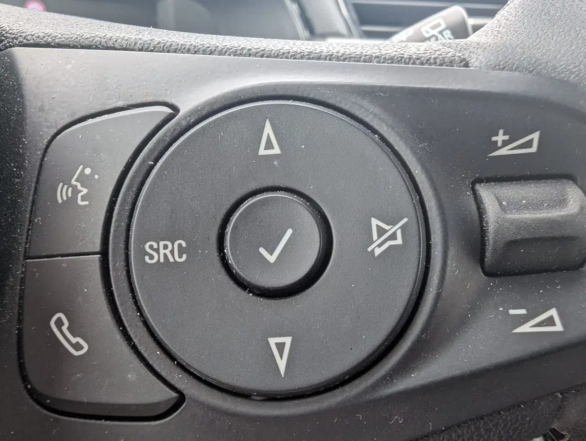 Opel Corsa usata a Milano (15)