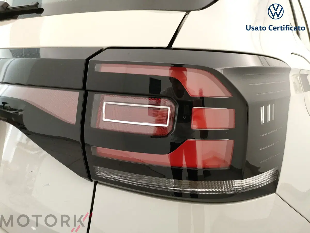 Volkswagen T-Cross usata a Varese (8)