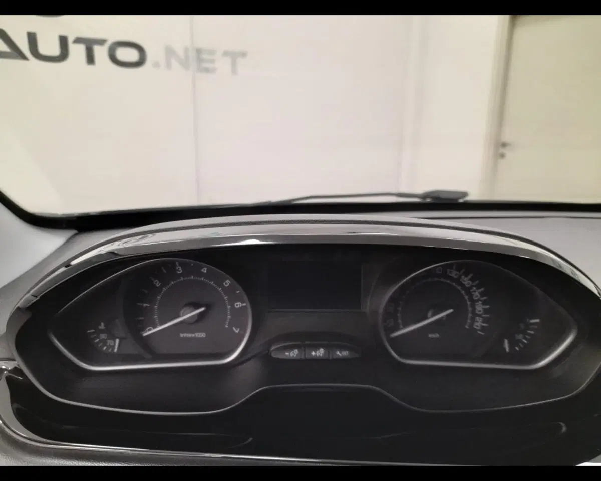 Peugeot 208 usata a Alessandria (11)