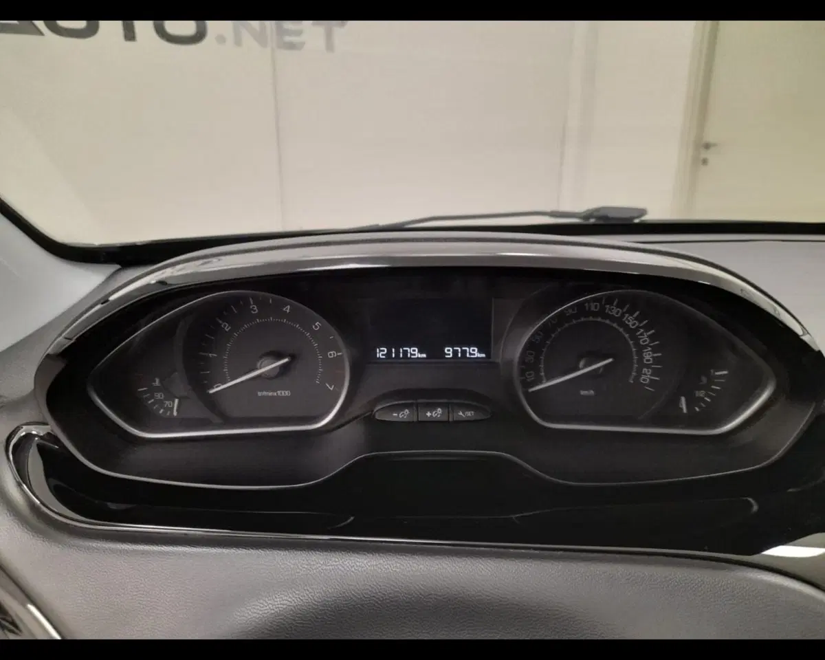 Peugeot 208 usata a Alessandria (12)