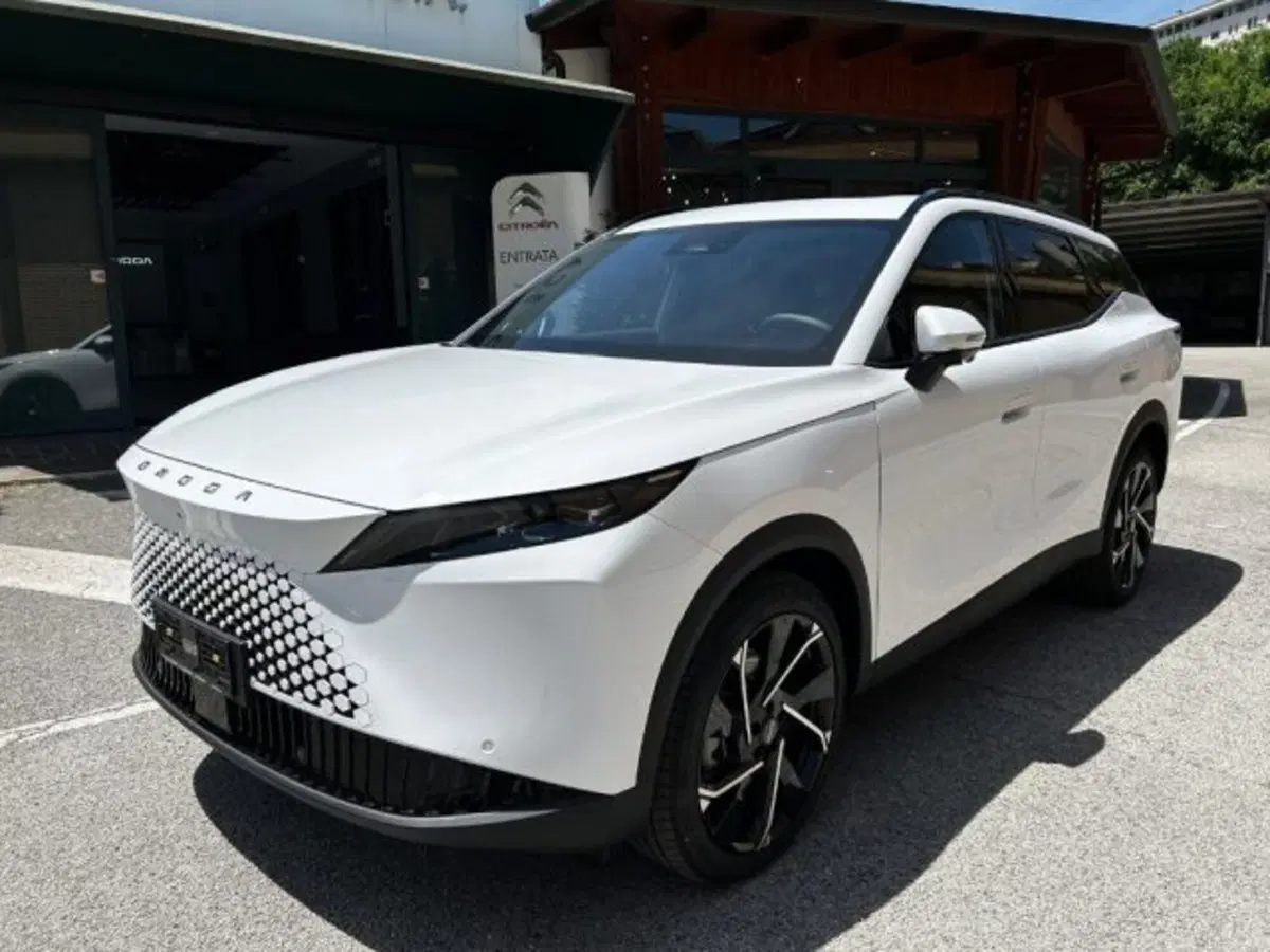 Omoda Omoda 7 SHS-P nuova a Potenza