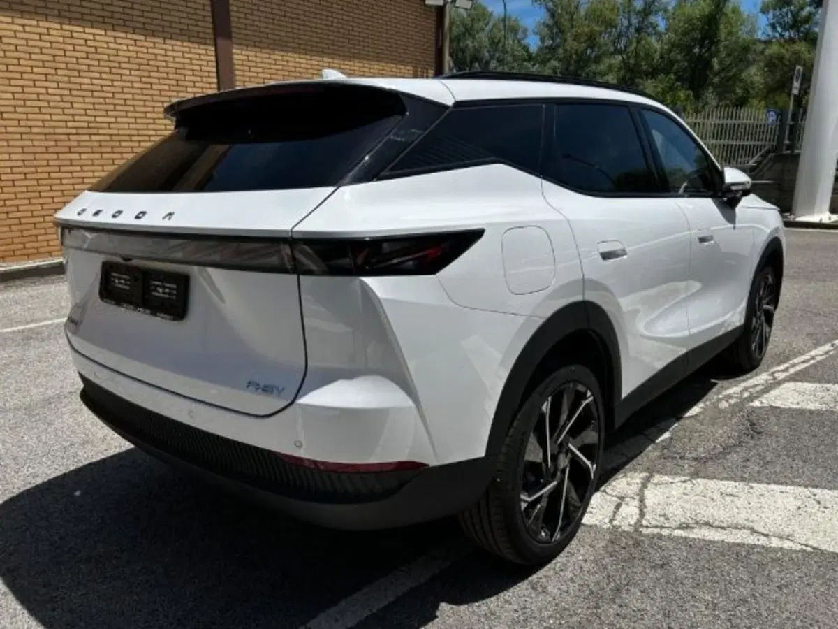 Omoda Omoda 7 SHS-P nuova a Potenza (5)