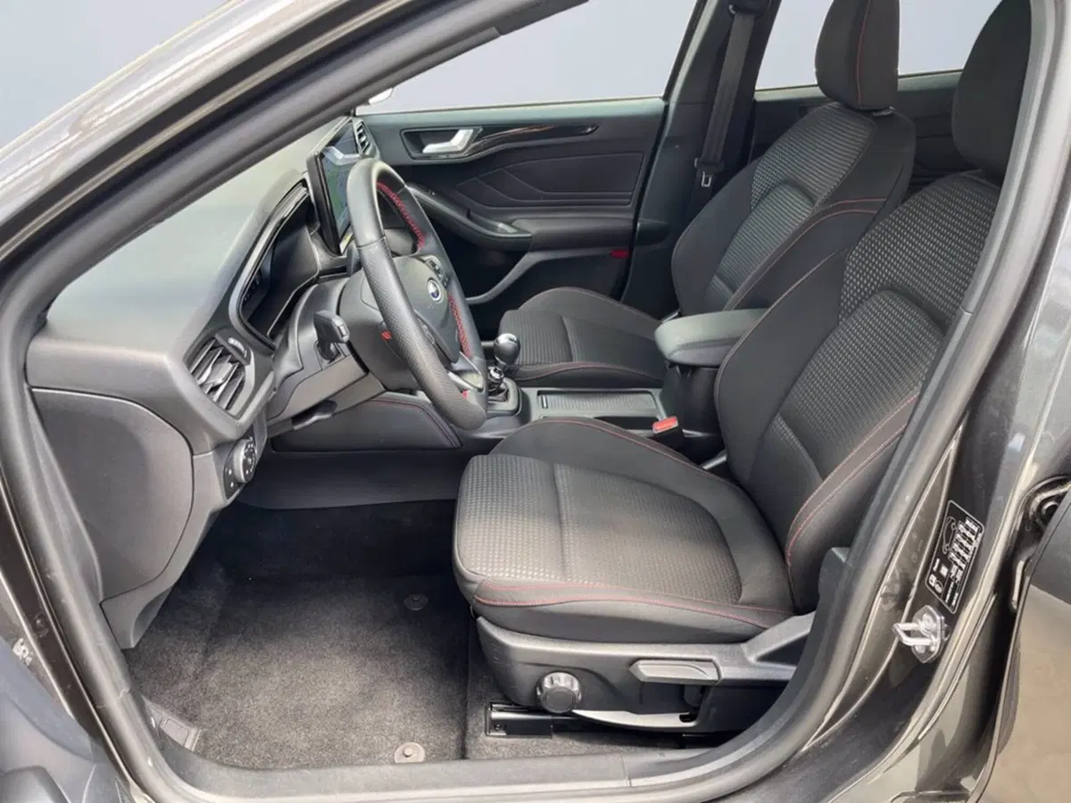 Ford Focus Station Wagon usata a Milano (10)