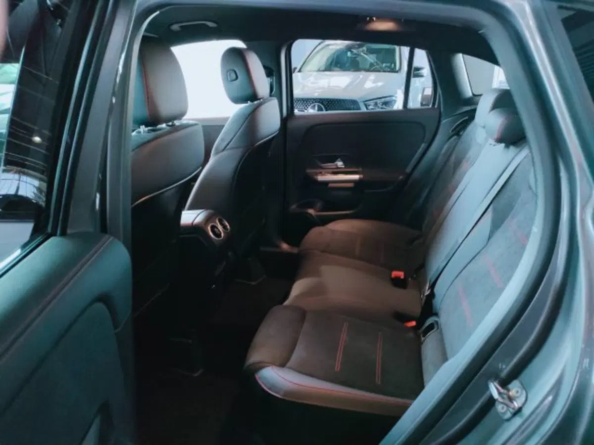Mercedes-Benz GLA SUV nuova a Teramo (8)