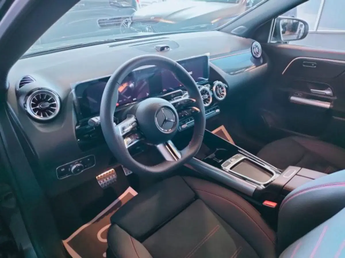 Mercedes-Benz GLA SUV nuova a Teramo (9)