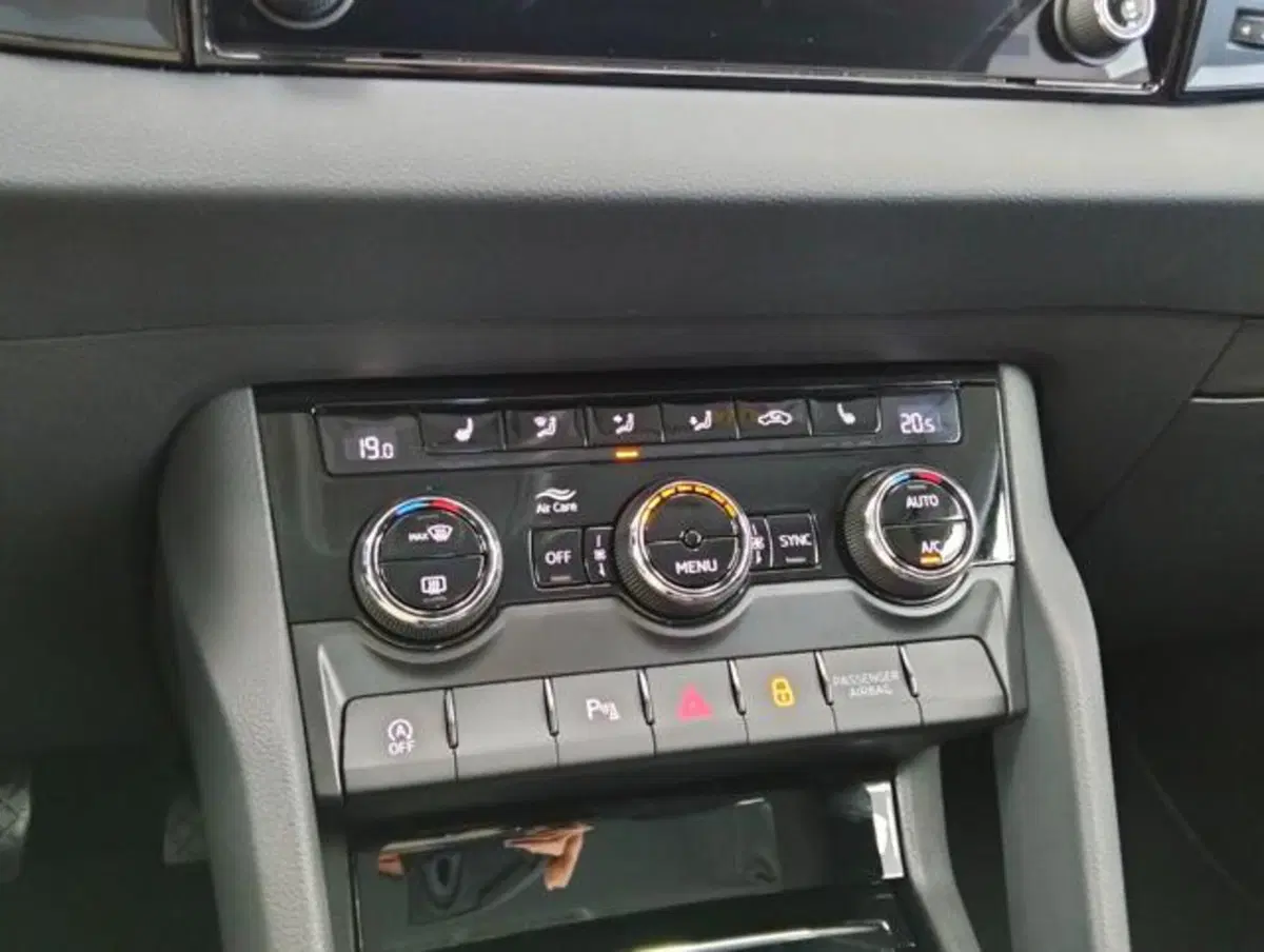 Skoda Karoq usata a Como (19)
