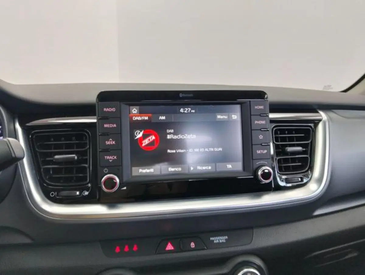Kia Stonic usata a Como (13)