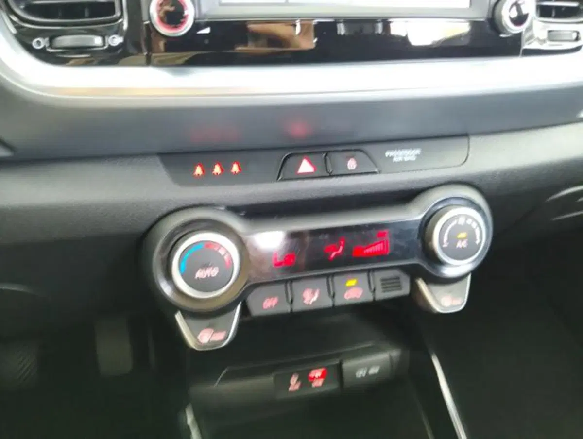 Kia Stonic usata a Como (18)