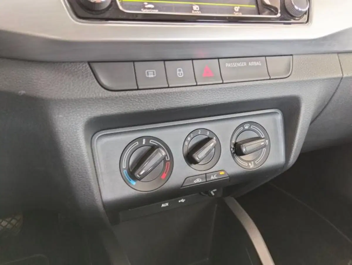 Skoda Fabia usata a Como (17)
