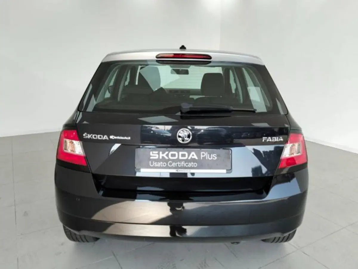 Skoda Fabia usata a Como (7)