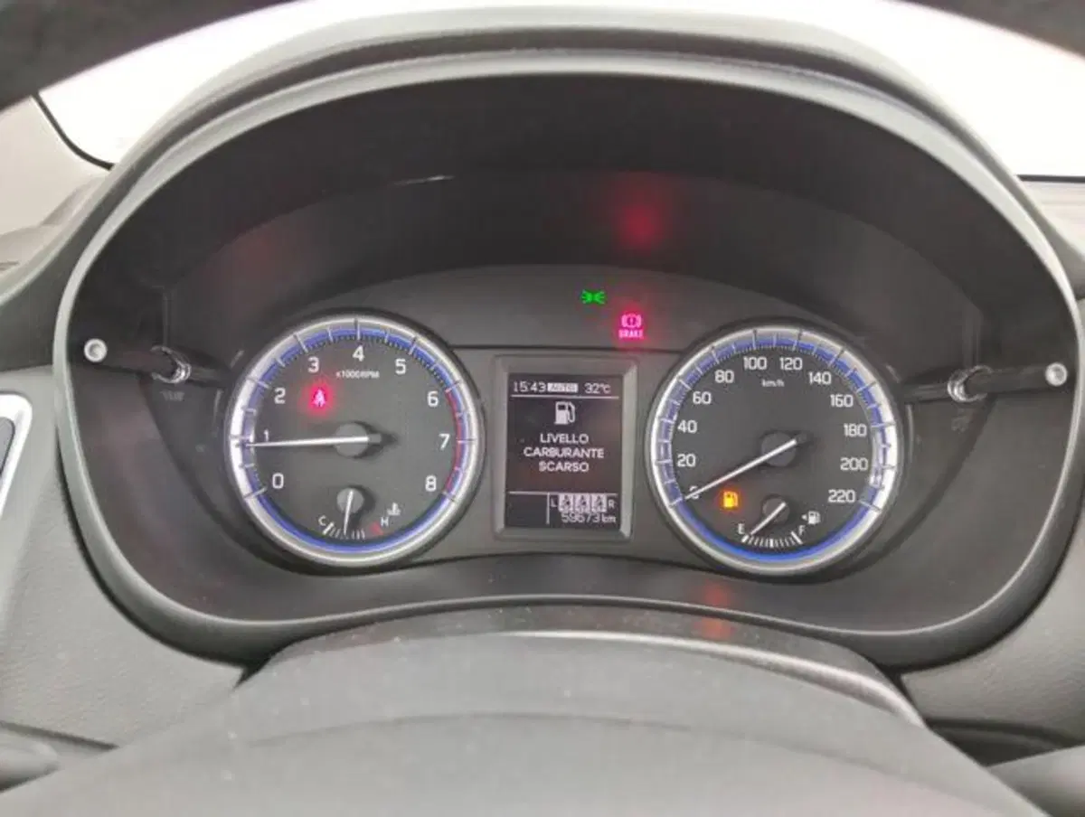 Suzuki S-Cross usata a Como (12)