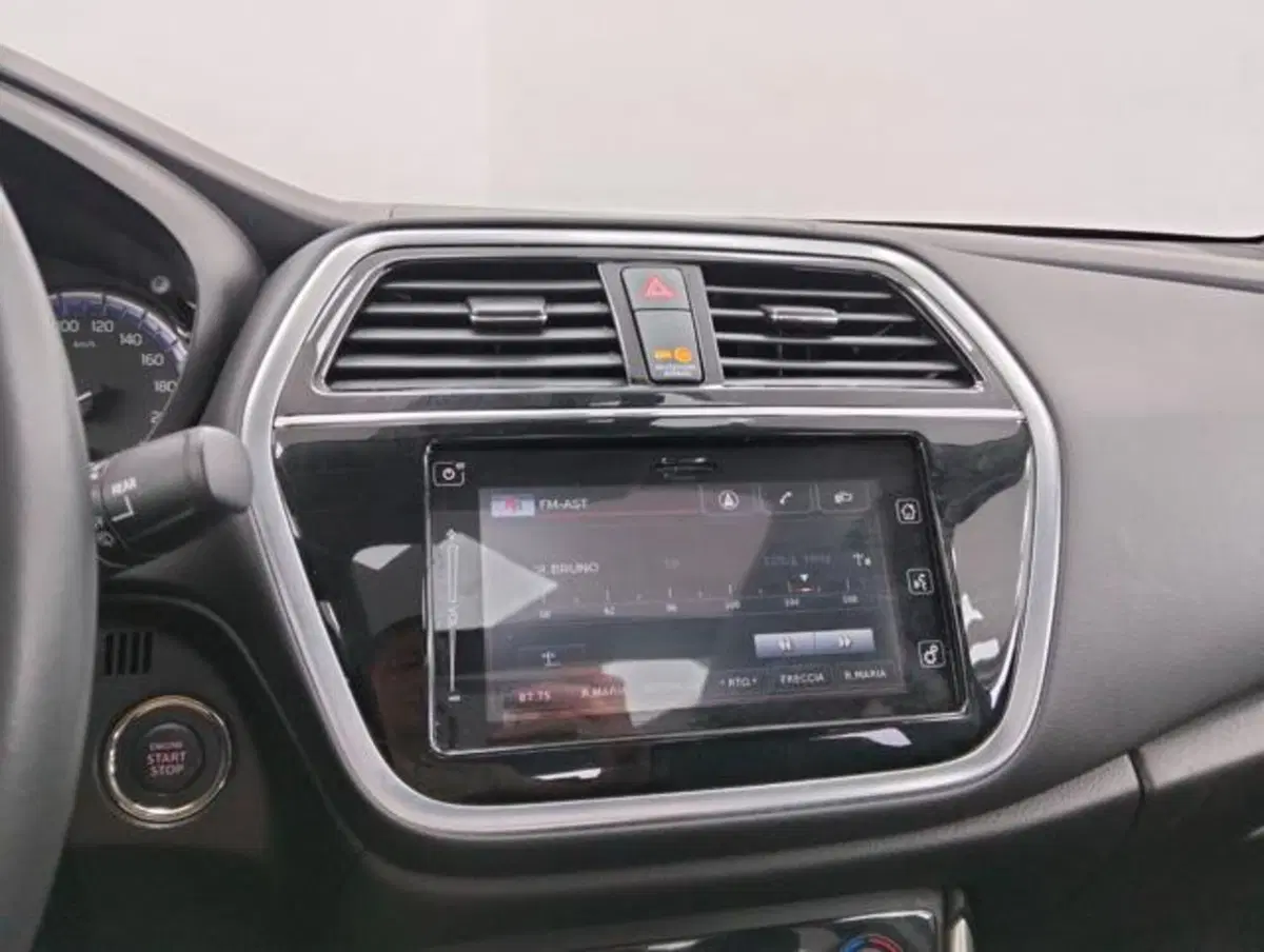 Suzuki S-Cross usata a Como (14)