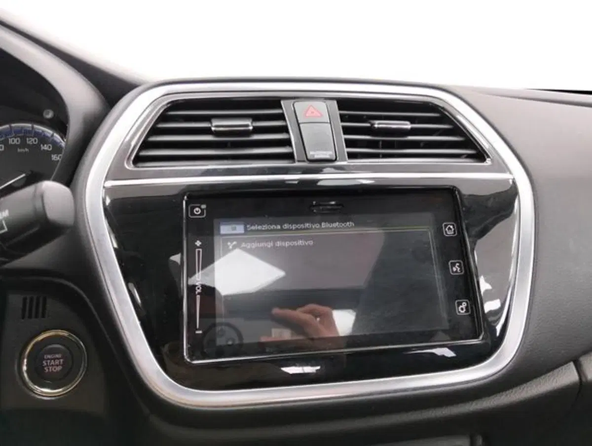 Suzuki S-Cross usata a Como (16)
