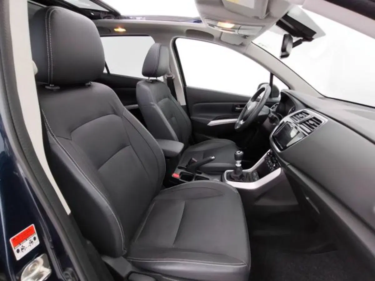 Suzuki S-Cross usata a Como (3)
