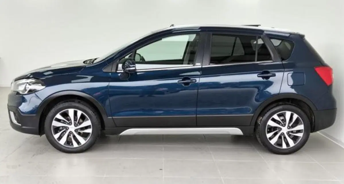 Suzuki S-Cross usata a Como (8)