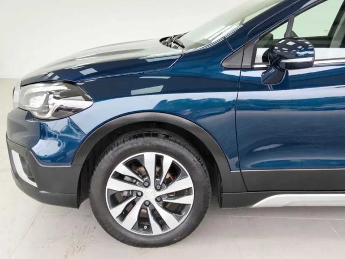 Suzuki S-Cross usata a Como (9)