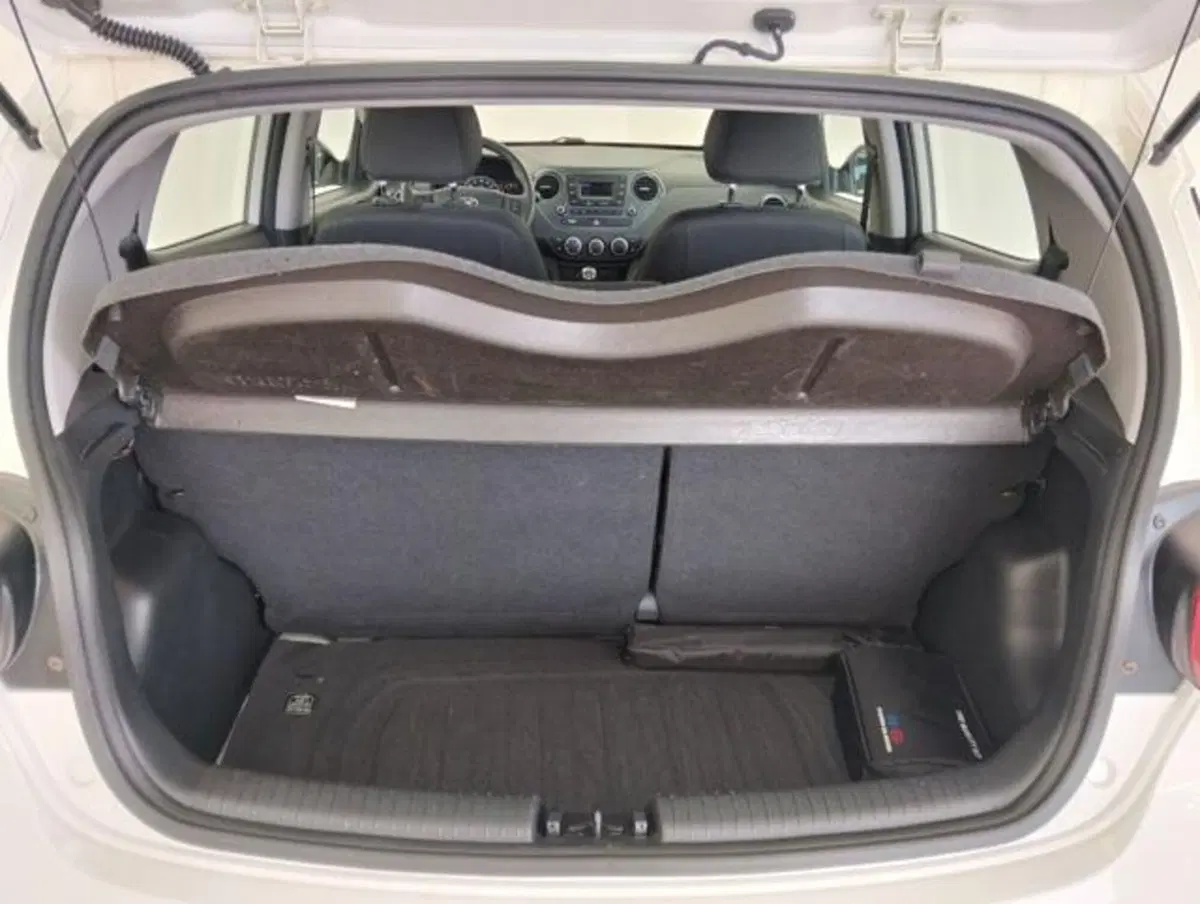 Hyundai i10 usata a Como (13)