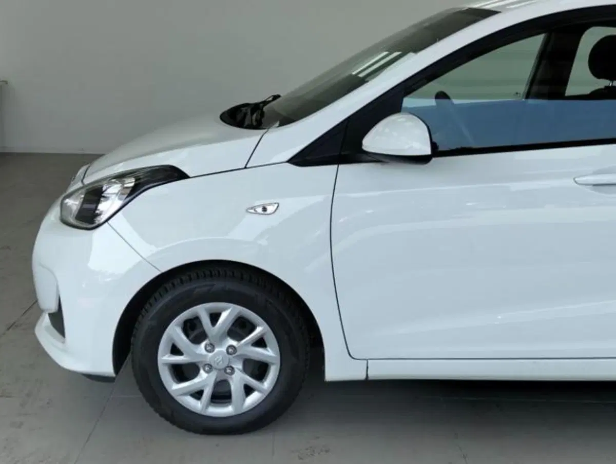 Hyundai i10 usata a Como (8)