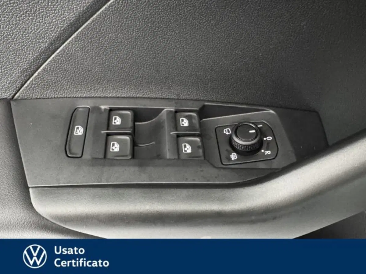 Volkswagen T-Cross nuova a Vicenza (12)