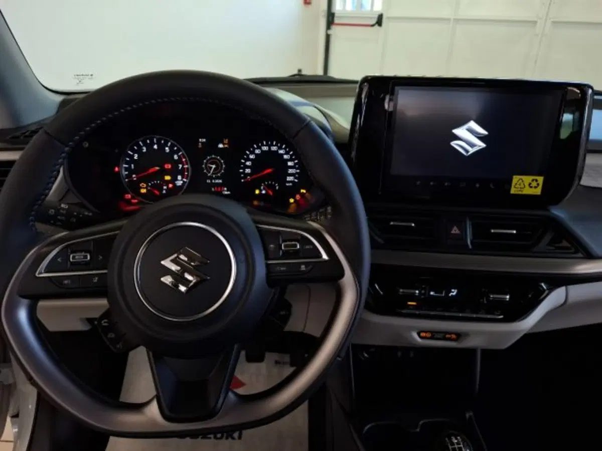 Suzuki Swift nuova a Reggio Emilia (10)