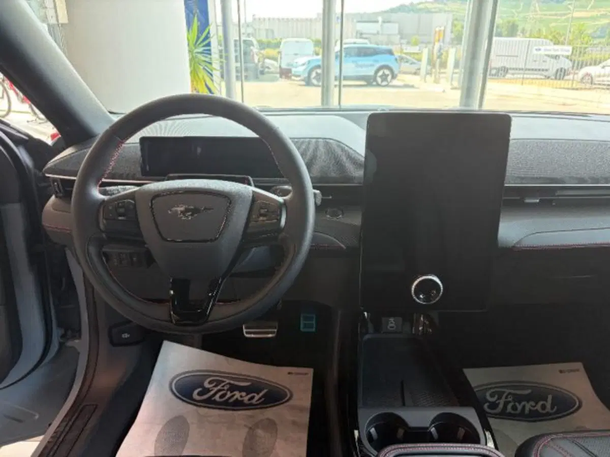Ford Mustang Mach-E nuova a Cuneo (9)