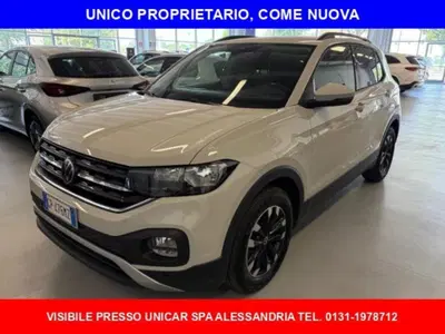 Volkswagen T-Cross 1.0 TSI Sport del 2023 usata a Alba