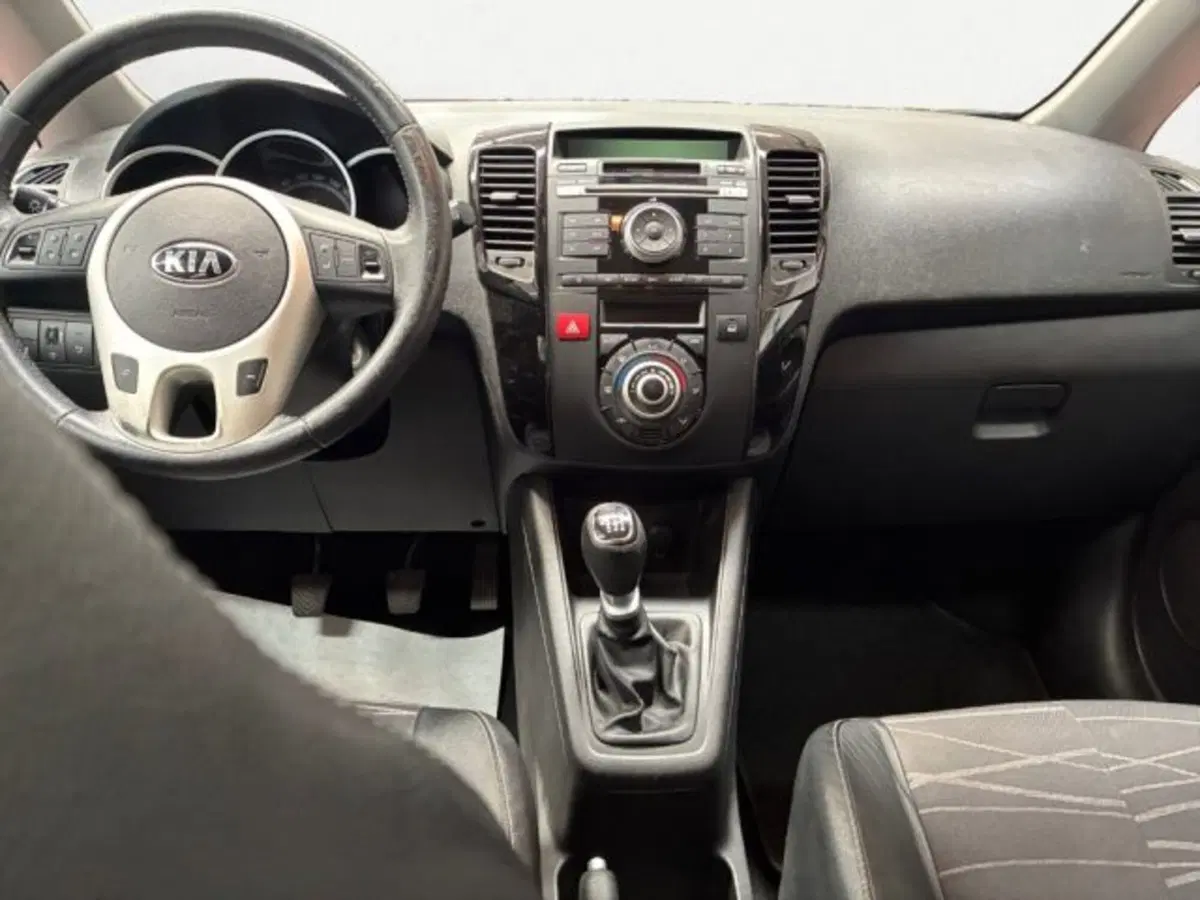 Kia Venga usata a Treviso (12)