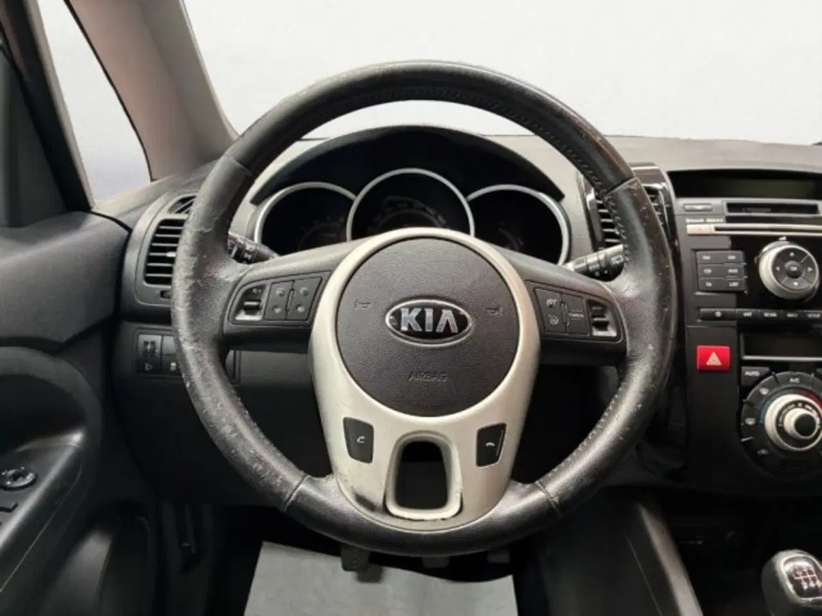 Kia Venga usata a Treviso (14)