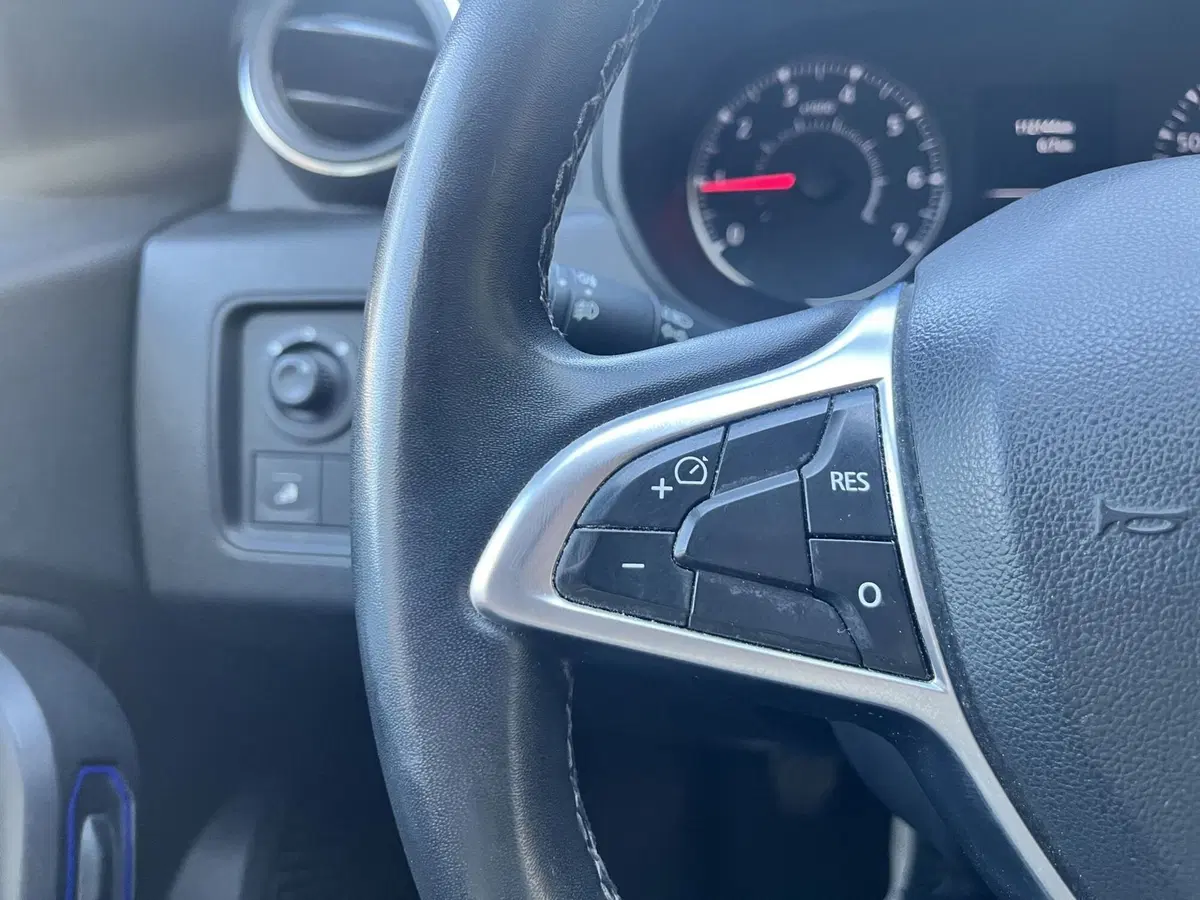 Dacia Duster usata a Modena (17)