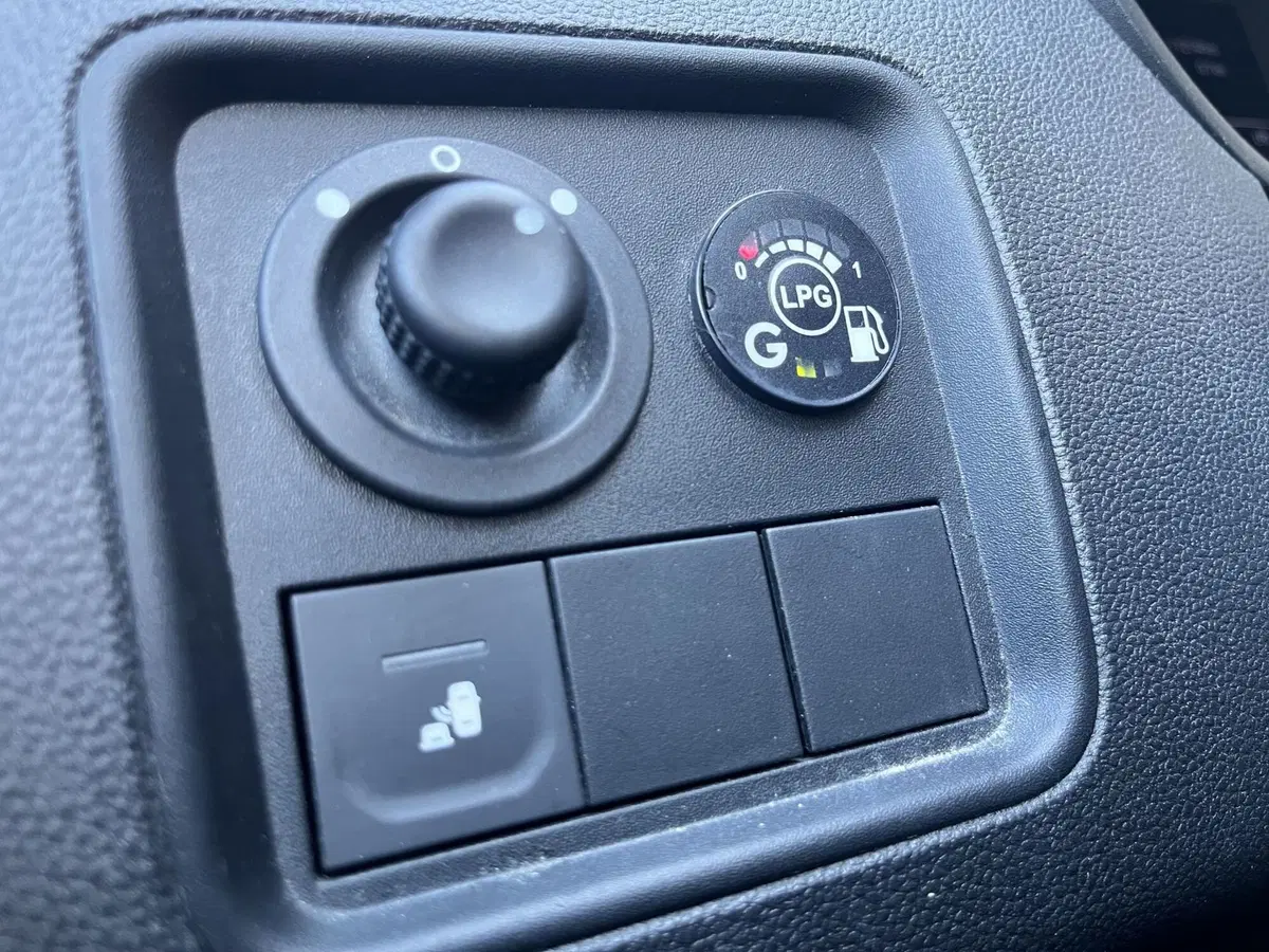 Dacia Duster usata a Modena (18)