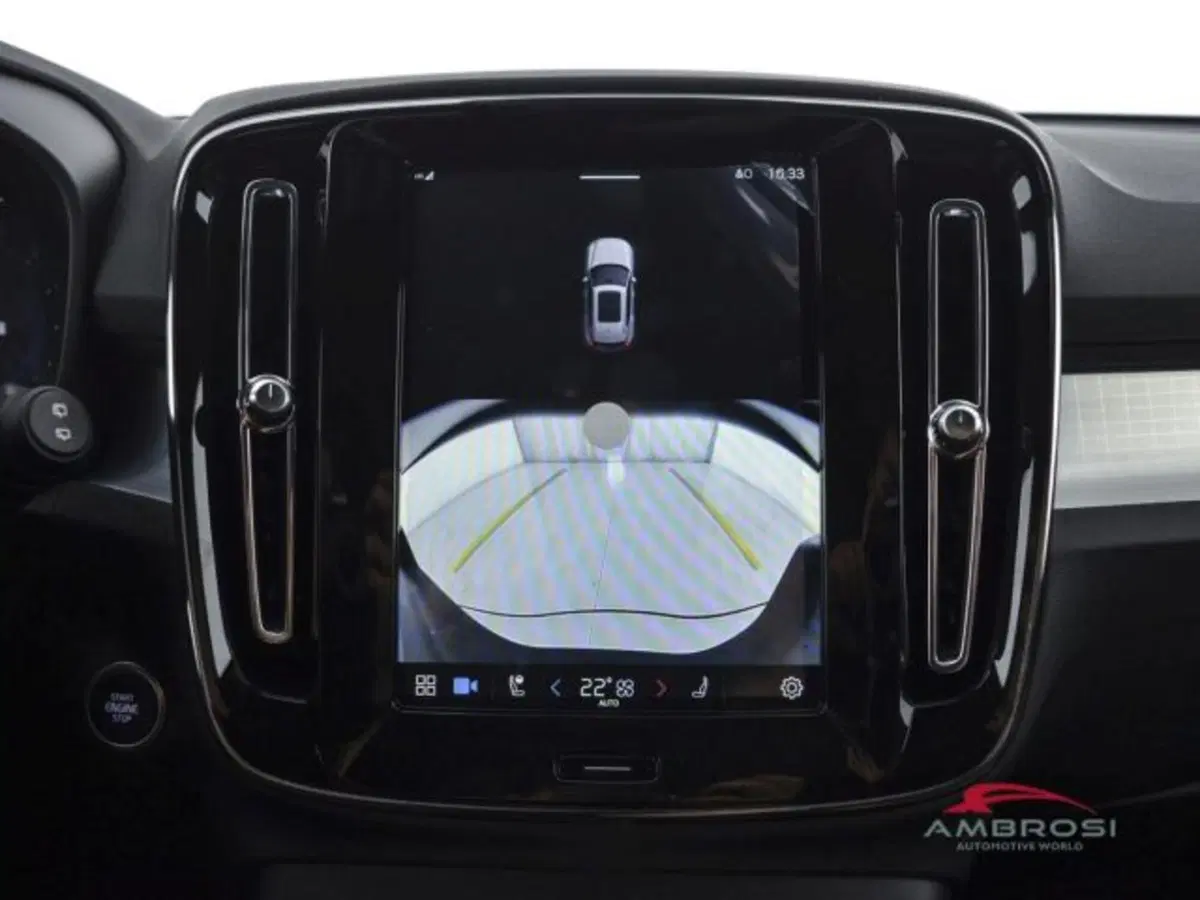 Volvo XC40 nuova a Perugia (15)