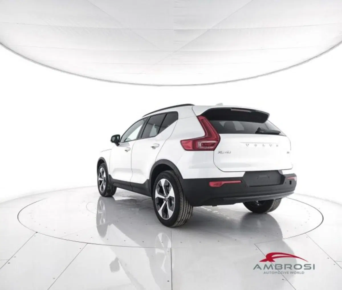 Volvo XC40 nuova a Perugia (4)
