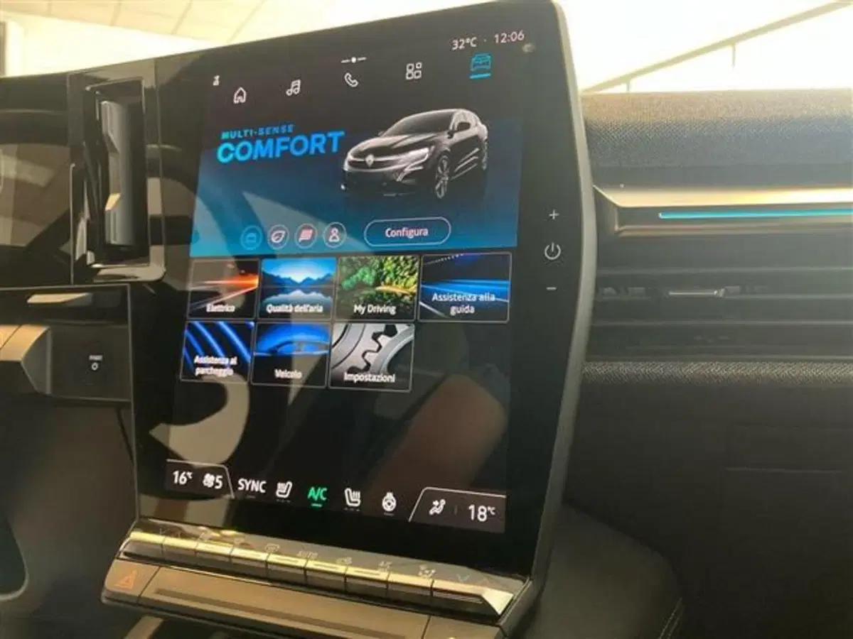 Renault Megane E-Tech Electric usata a Como (13)