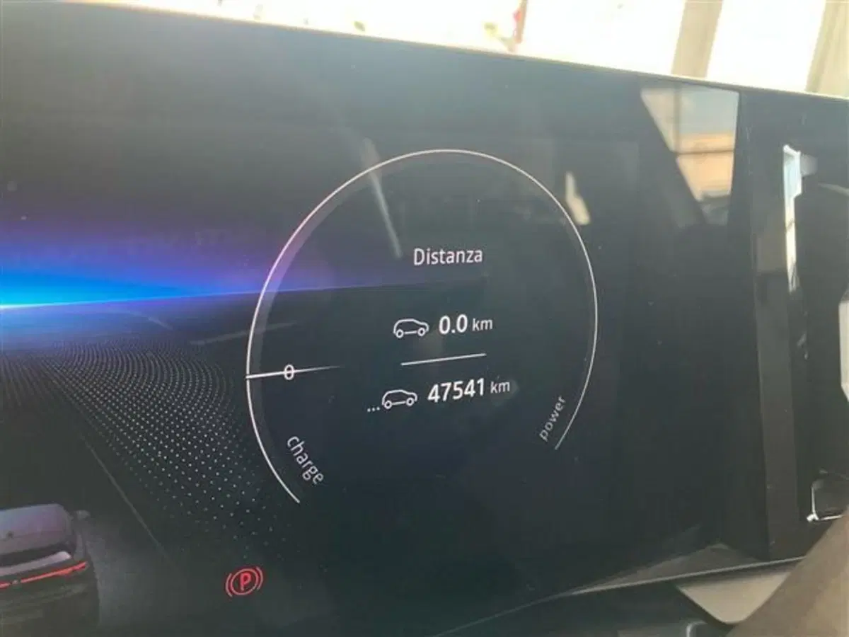 Renault Megane E-Tech Electric usata a Como (15)