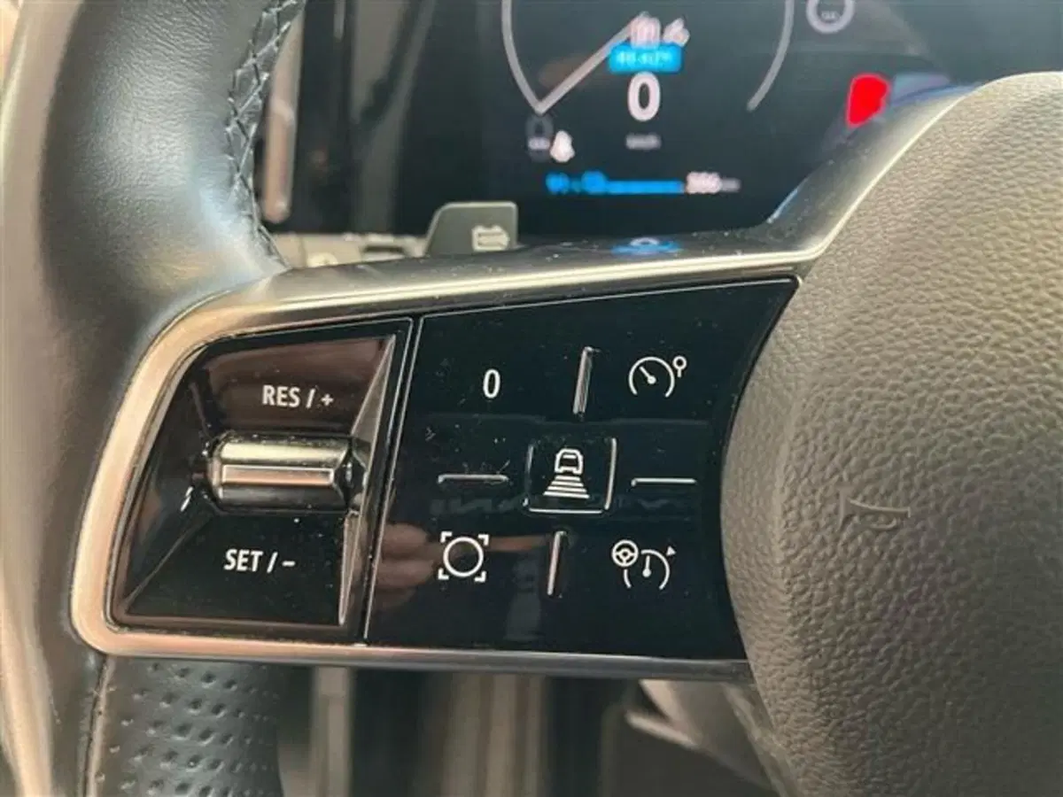 Renault Megane E-Tech Electric usata a Como (17)