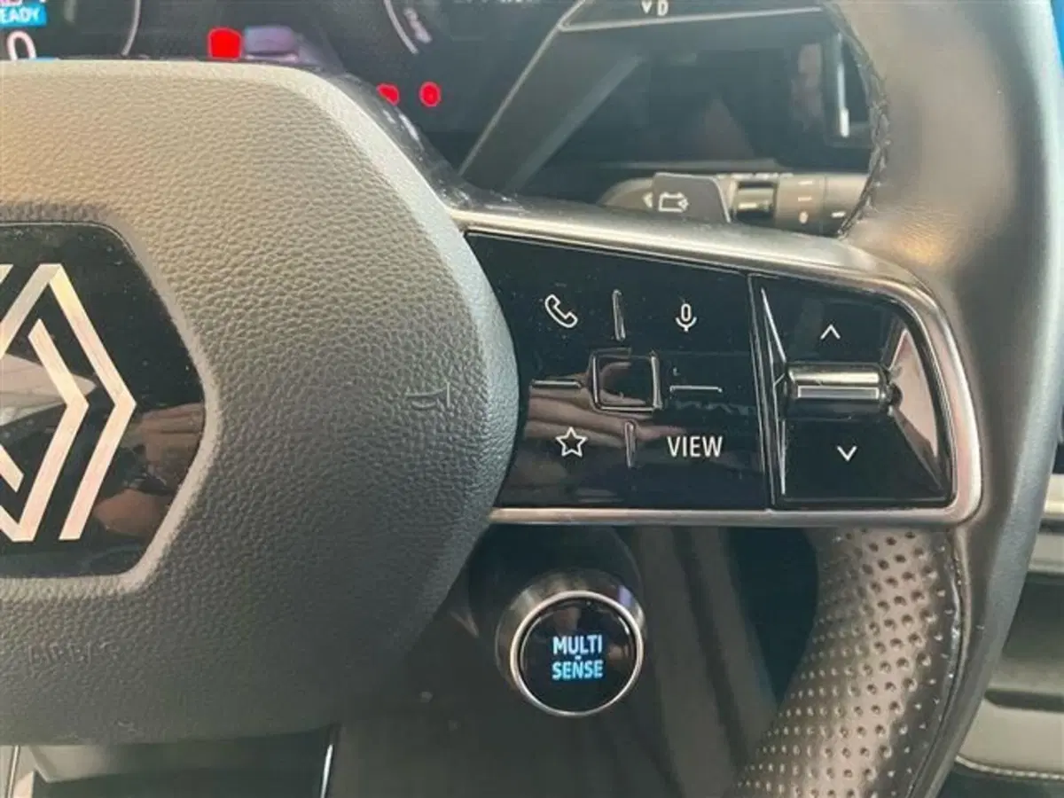 Renault Megane E-Tech Electric usata a Como (18)