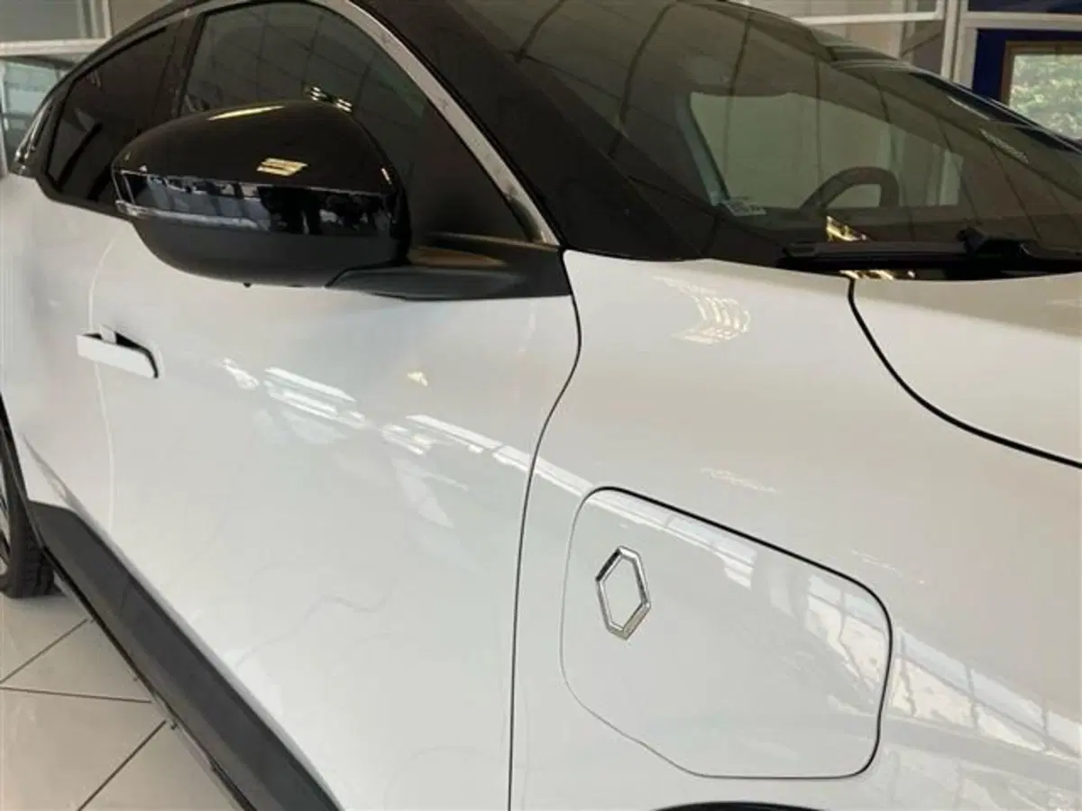 Renault Megane E-Tech Electric usata a Como (20)