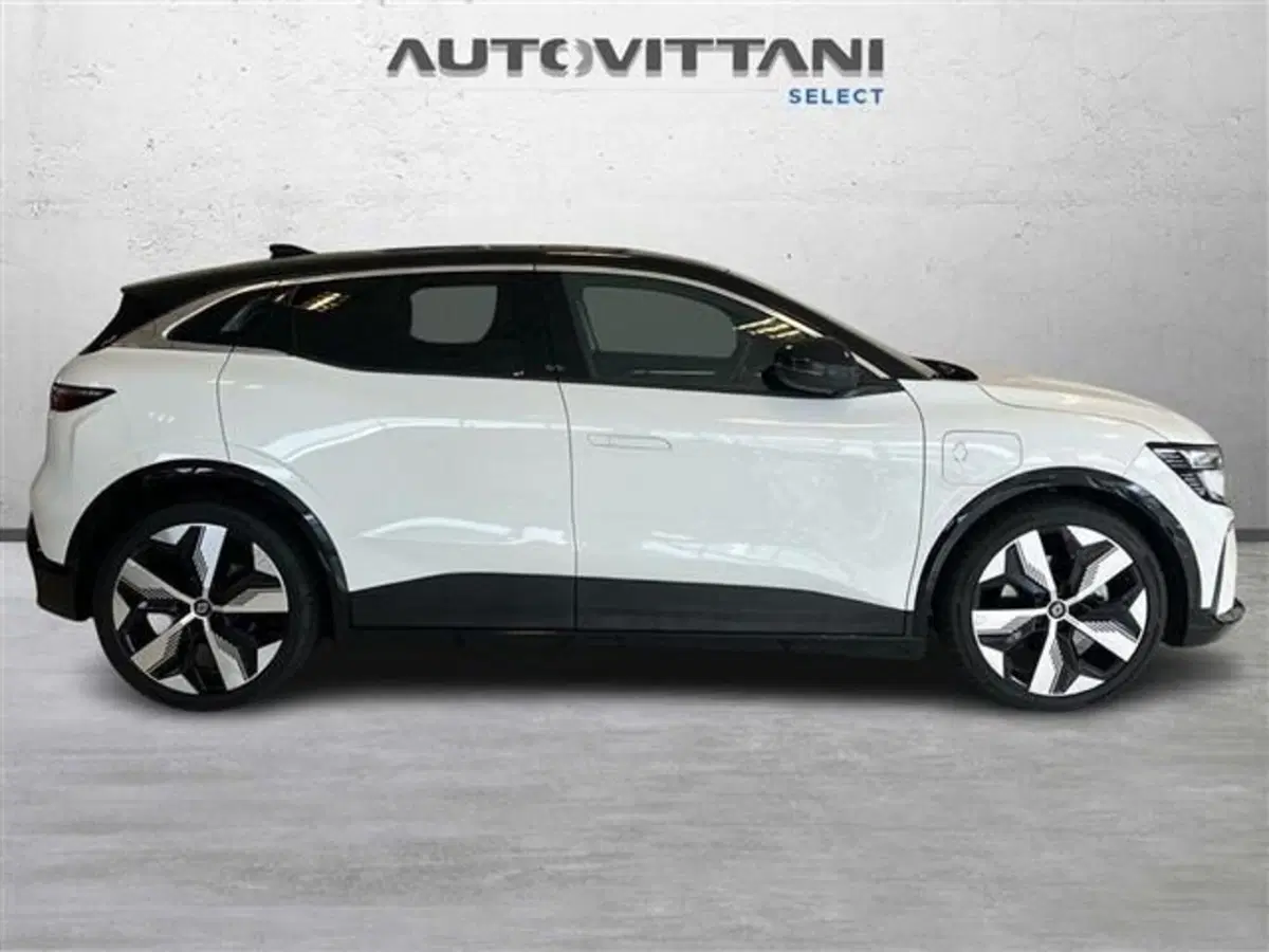 Renault Megane E-Tech Electric usata a Como (5)