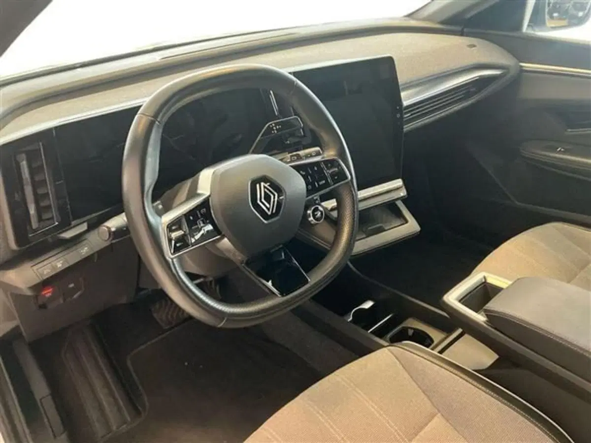 Renault Megane E-Tech Electric usata a Como (9)