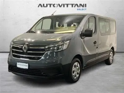 Renault Trafic Furgone van T29 2.0 blue dci 110cv L1H1 del 2022 usata a Como