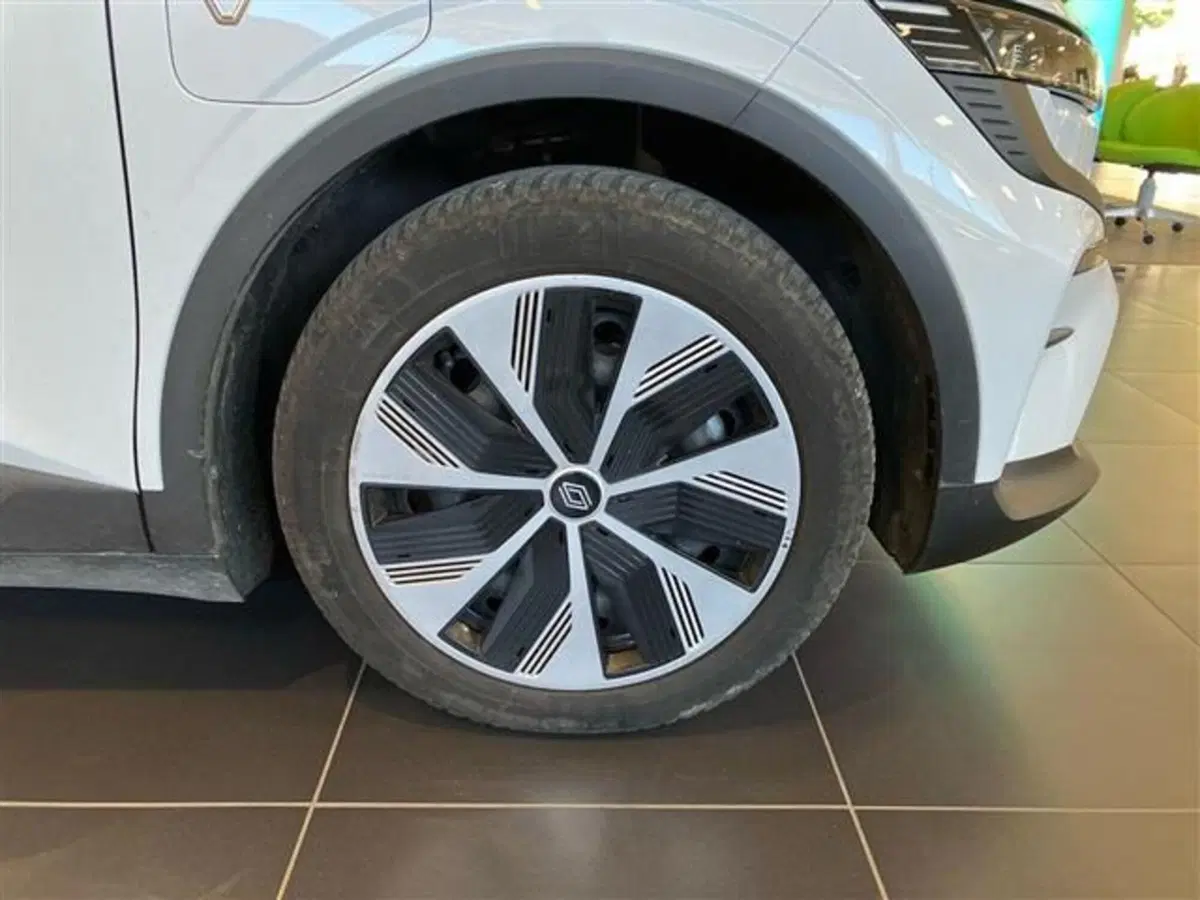 Renault Megane E-Tech Electric usata a Como (6)