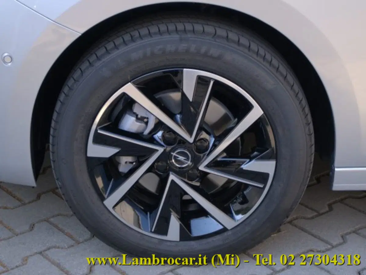 Opel Corsa usata a Milano (10)