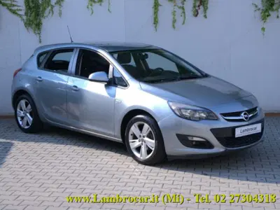 Opel Astra 1.4 Turbo 120CV 5 porte Elective del 2014 usata a Cologno Monzese