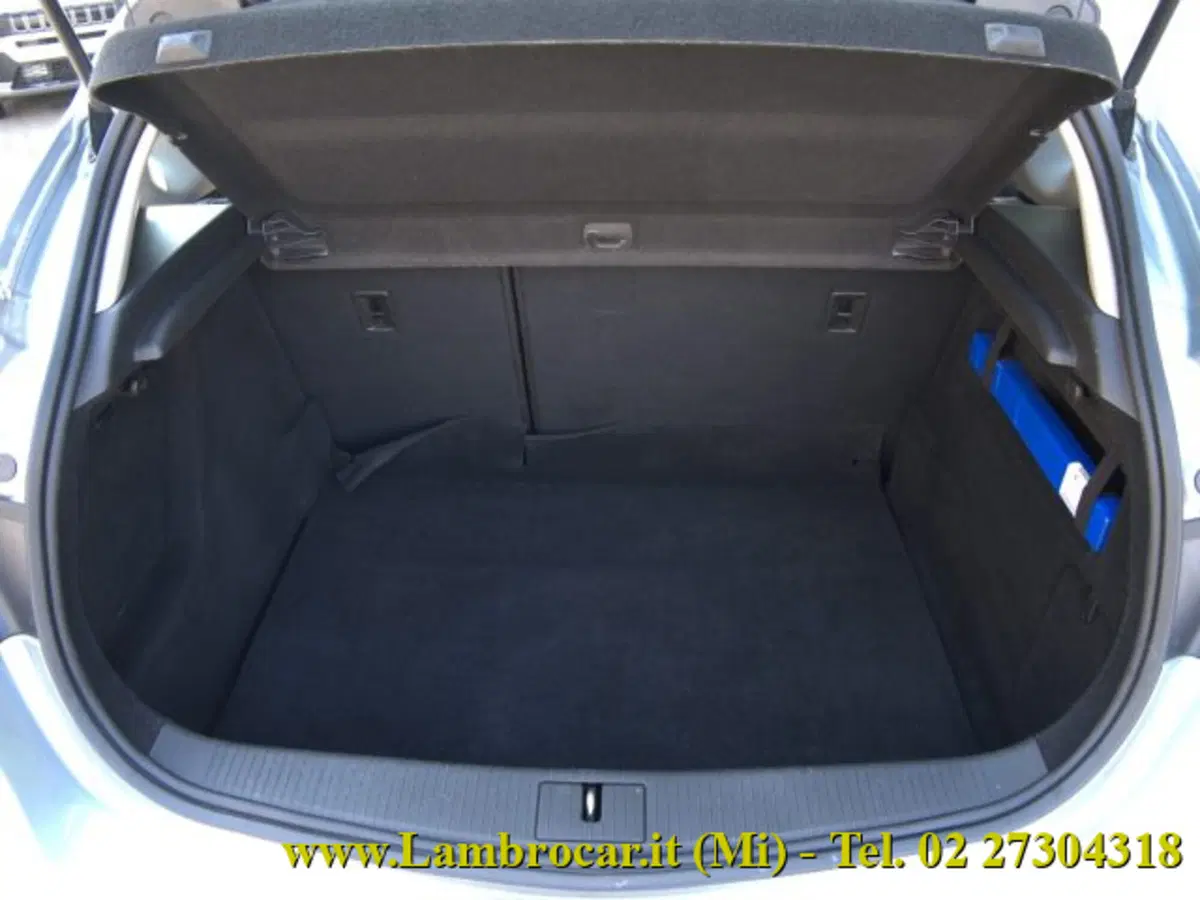 Opel Astra usata a Milano (12)