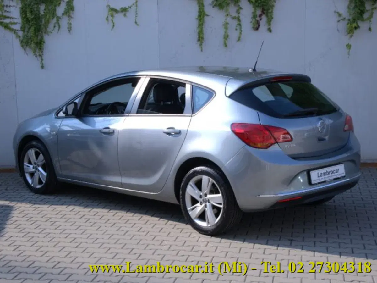 Opel Astra usata a Milano (13)