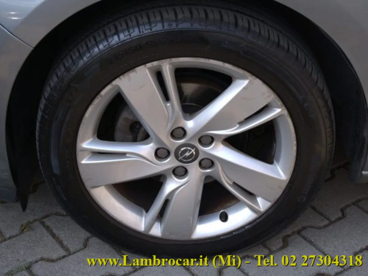Opel Astra usata a Milano (9)